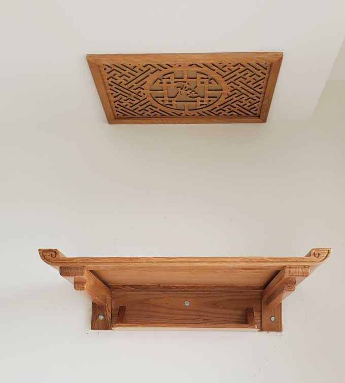 bàn thờ gỗ sồi treo tường