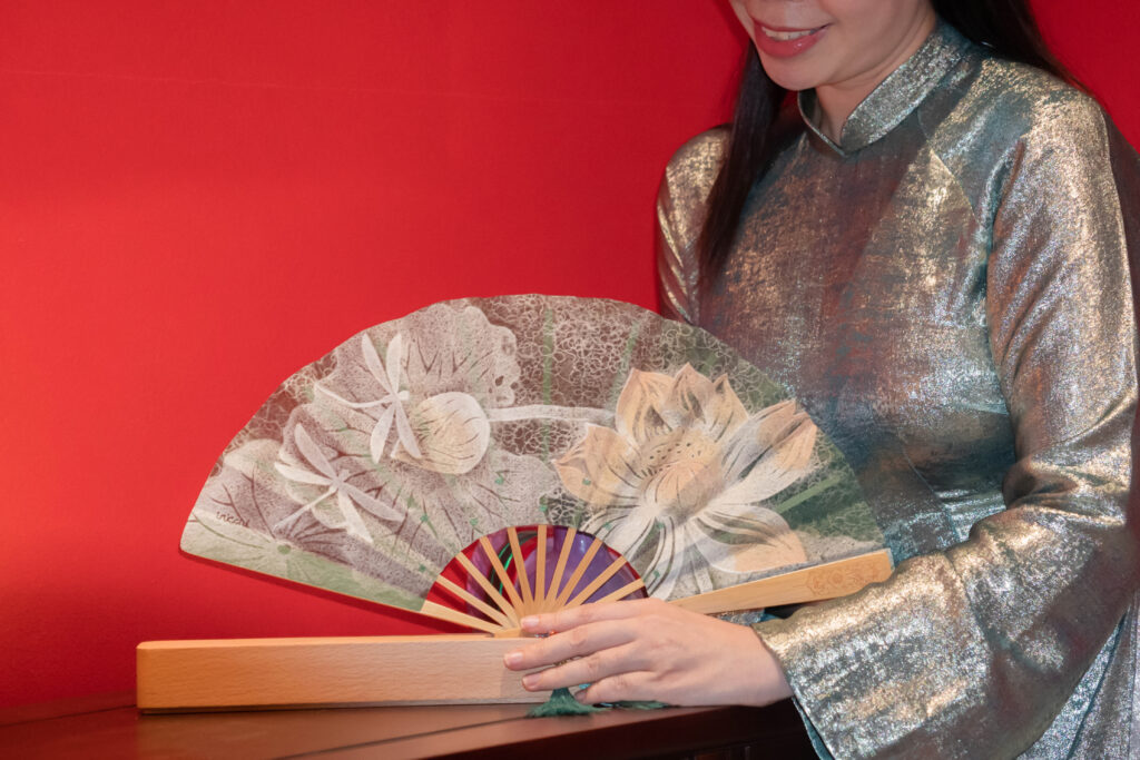 Nghệ phẩm Quạt Trúc Chỉ mang dấu ấn văn hóa Việt