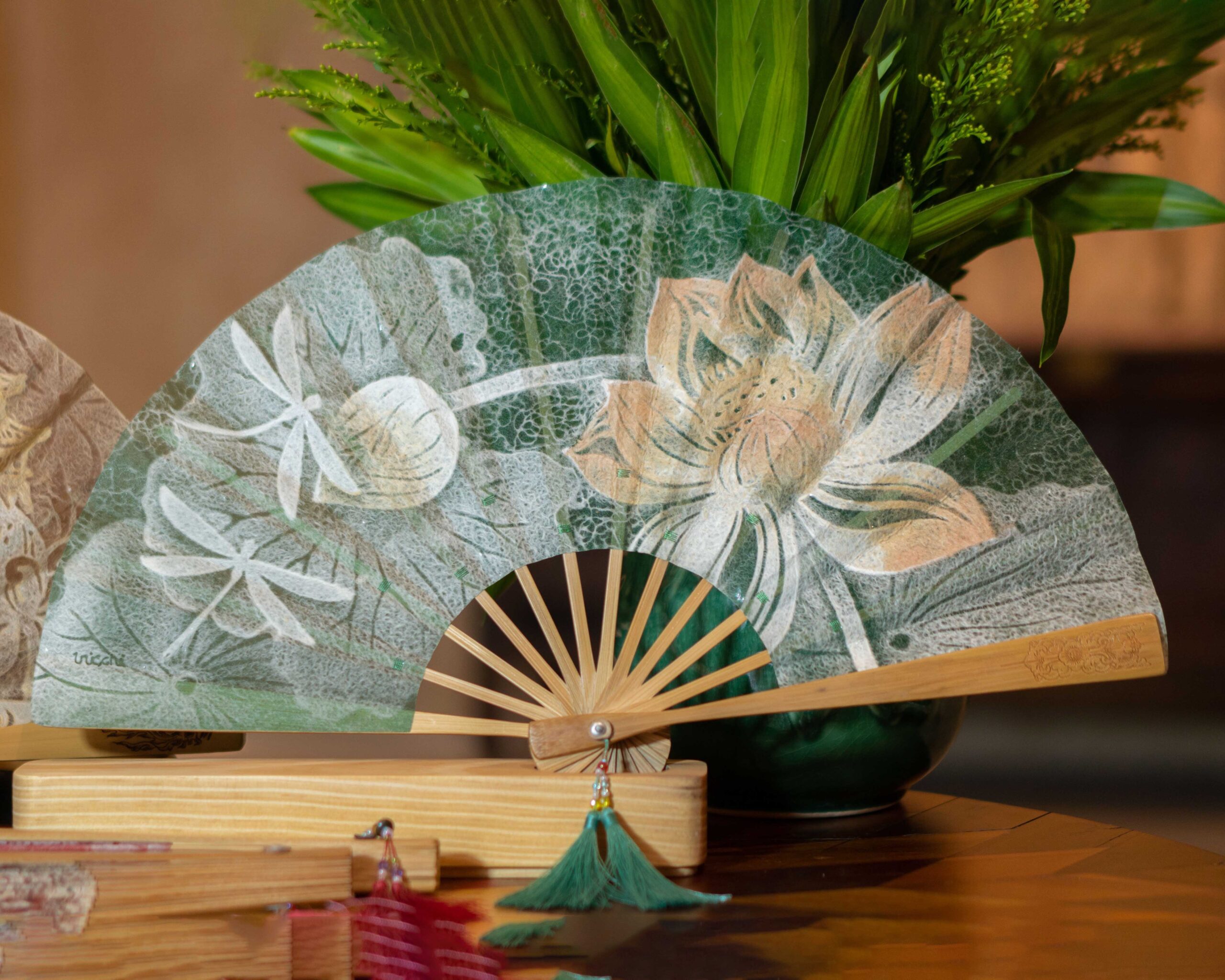 NGHỆ PHẨM QUẠT TRÚC CHỈ NGHỆ PHẨM QUẠT TRÚC CHỈ
